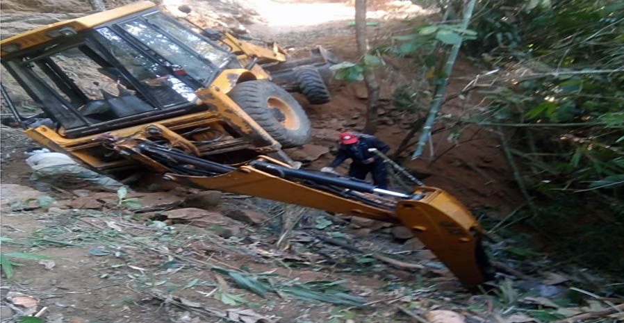 Landslide clearance at Kilangmen Mokokchung